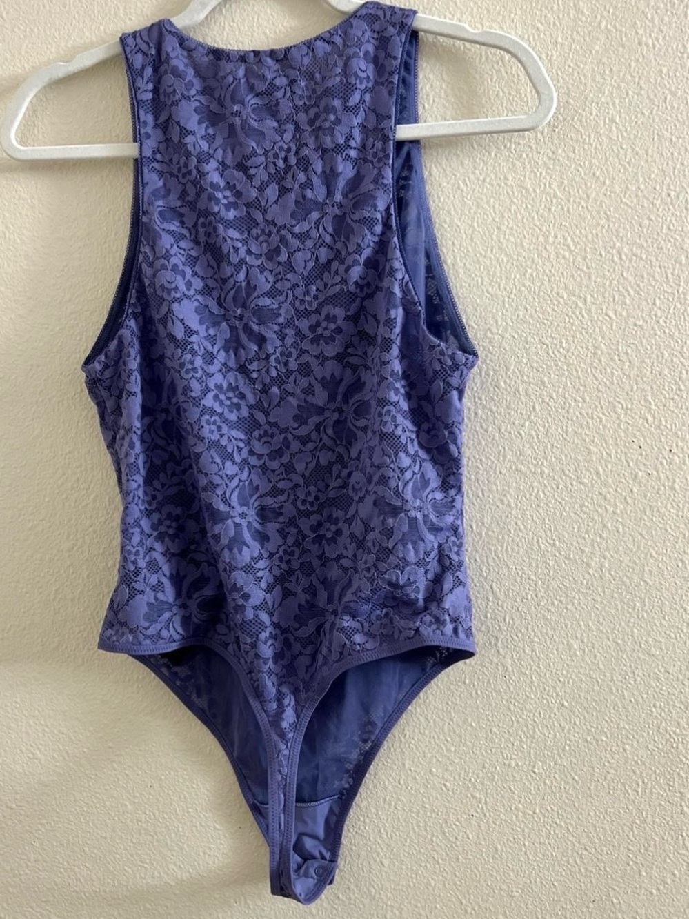 Aritzia Ten by Babaton Reel Purple Halter Lace Bodysuit Size M - Picture 4 of 7